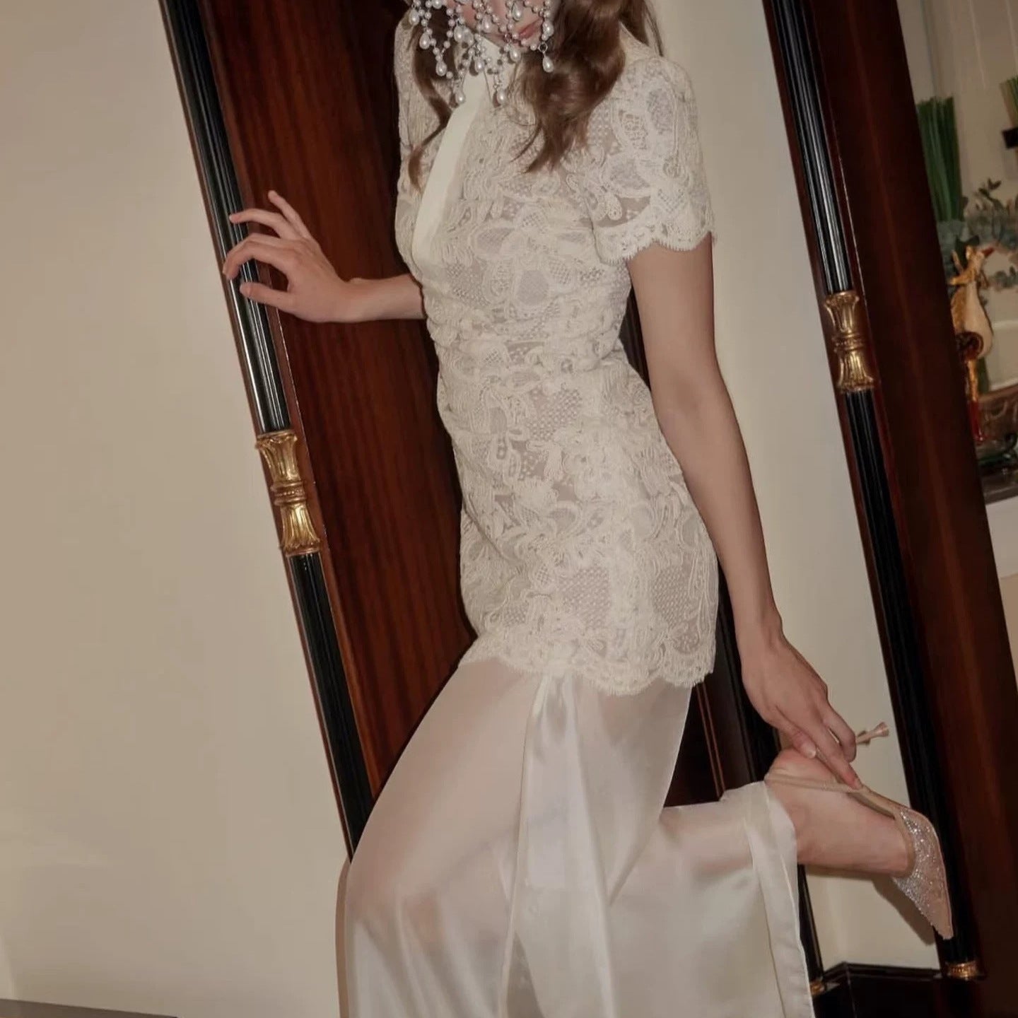 Robe Sirène Mi-Longue Dentelle Col Reversé — Taille Haute Femme