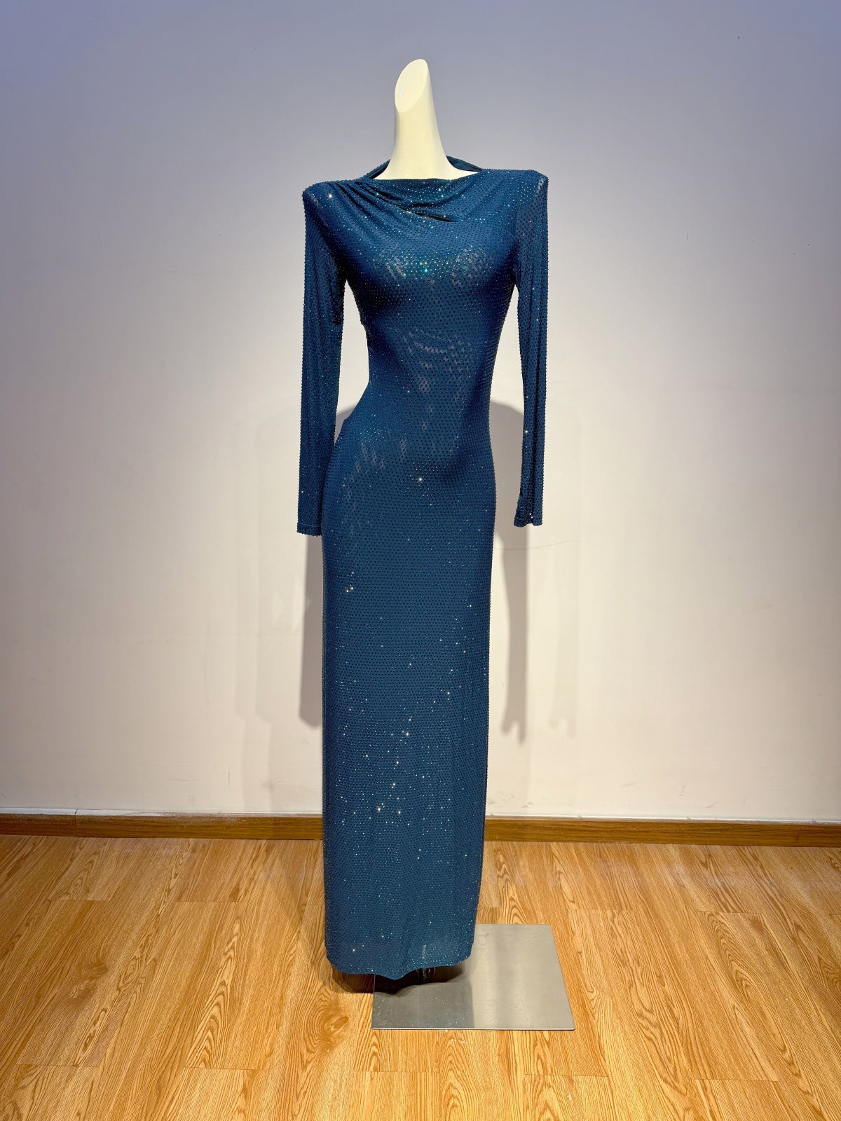Robe Longue Dos Nu Fendue Manches Longues — Style Femme