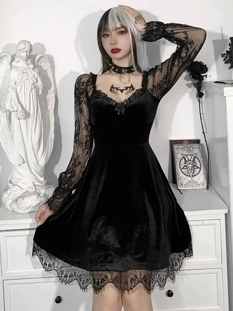 Mini Robe Gothic Lolita Velours Dentelle Col V — Cosplay Soirée