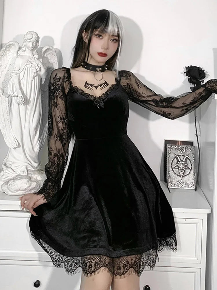 Mini Robe Gothic Lolita Velours Dentelle Col V — Édition Classique