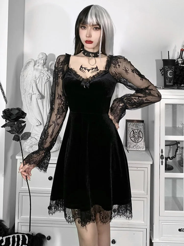 Mini Robe Gothic Lolita Velours Dentelle Col V — Édition Classique