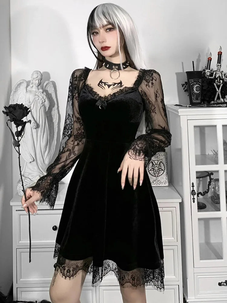 Mini Robe Gothic Lolita Velours Dentelle Col V — Édition Classique